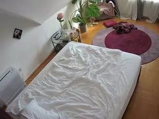Freechat voyeurcam-julmodels-whitebed-4 on CamSoda