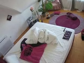 Freechat voyeurcam-julmodels-whitebed-4 on CamSoda