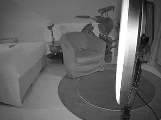 Freechat voyeurcam-julmodels-whitebed-6 on CamSoda