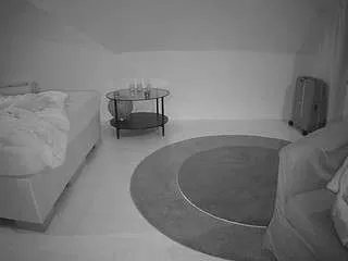 Freechat voyeurcam-julmodels-whitebed-6 on CamSoda