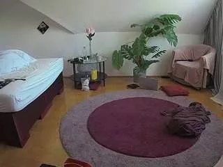 Freechat voyeurcam-julmodels-whitebed-6 on CamSoda