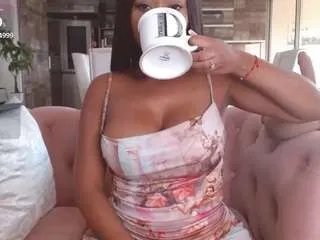 Offline yettzaretth on CamSoda