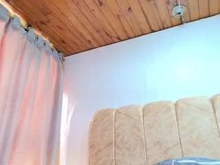 Offline zoecurvy on CamSoda