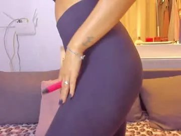 Freechat alphaqueenx on Chaturbate