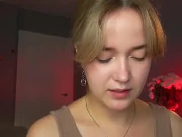 Freechat aluntick on Chaturbate