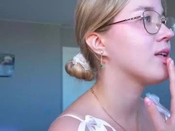 Freechat aluntick on Chaturbate