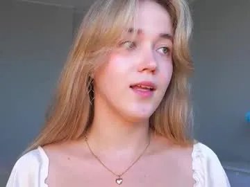 Freechat aluntick on Chaturbate