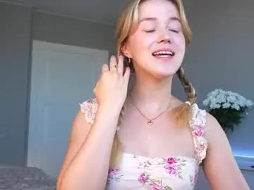 Freechat aluntick on Chaturbate