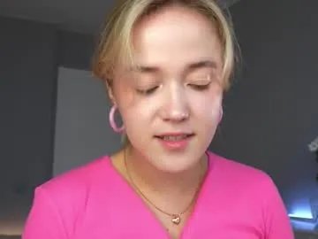 Freechat aluntick on Chaturbate