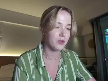 Freechat aluntick on Chaturbate