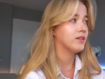 Freechat aluntick on Chaturbate