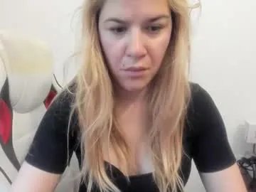 Freechat artsyandcraftsy_ on Chaturbate