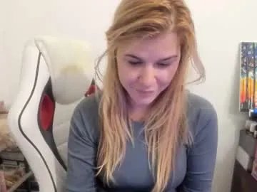 Freechat artsyandcraftsy_ on Chaturbate