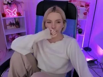 Freechat aurorawrenfield on Chaturbate