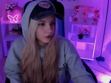 Freechat aurorawrenfield on Chaturbate