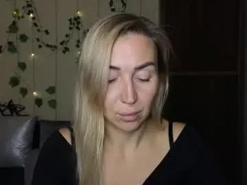 Freechat ay_kiss_jully on Chaturbate