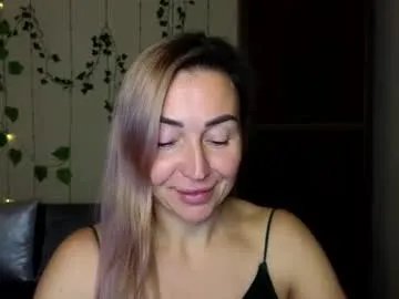 Freechat ay_kiss_jully on Chaturbate