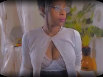 Freechat bellahproudly on Chaturbate