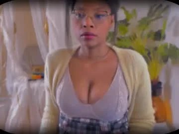 Freechat bellahproudly on Chaturbate