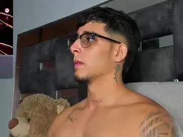 Freechat camilo_ospina_ on Chaturbate