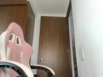 Freechat cielo_9 on Chaturbate