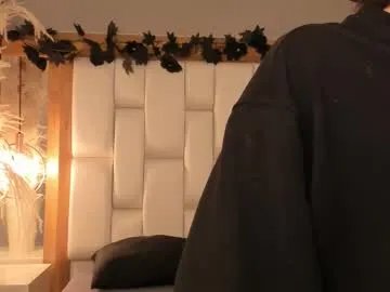 Freechat daphne_and_roger on Chaturbate