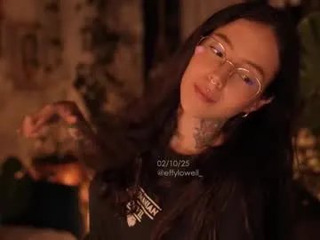 effylowell_ on Chaturbate 