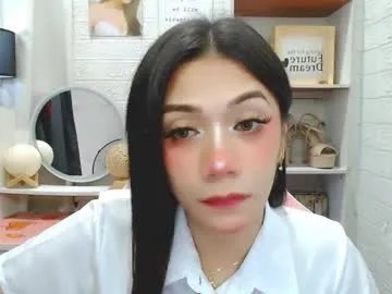 Freechat exotictssavie on Chaturbate