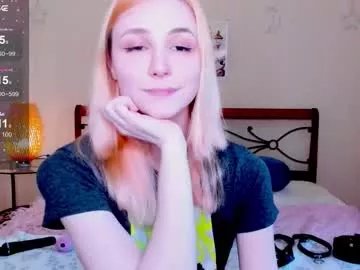 Private fleximona on Chaturbate