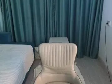 Freechat hey_herbal on Chaturbate