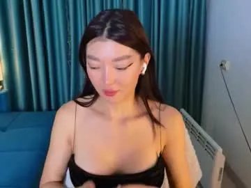 Freechat hey_herbal on Chaturbate