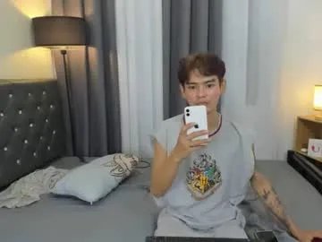 Freechat hotasiankenn on Chaturbate
