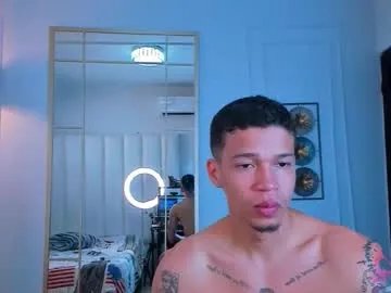 Freechat hotcrew_ on Chaturbate