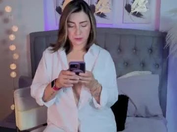 Freechat isabella_lt on Chaturbate