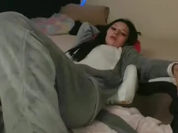 Freechat lia_queen610 on Chaturbate