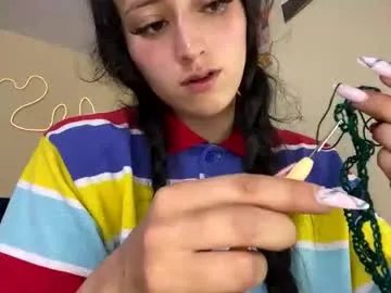 Freechat lia_queen610 on Chaturbate
