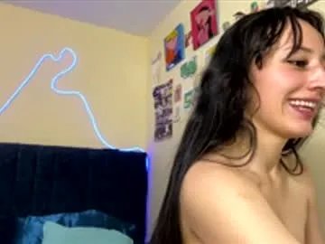 Freechat lia_queen610 on Chaturbate