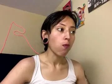 Freechat lia_queen610 on Chaturbate