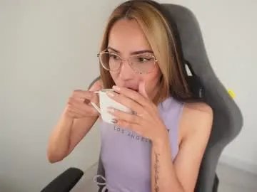 Freechat little_eli on Chaturbate