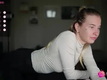 Freechat mel_collins on Chaturbate