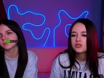 Freechat mikameovv on Chaturbate