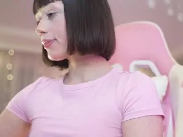 queenelia on Chaturbate 