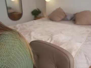 Freechat rebeccastonee on Chaturbate