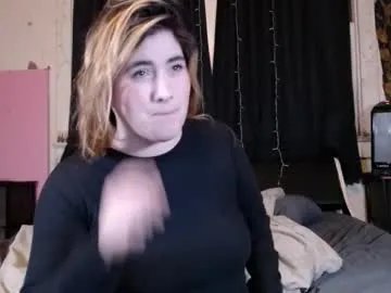 roxanneroulette on Chaturbate