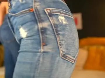 Freechat sophydiva on Chaturbate