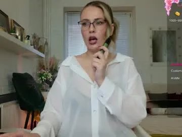 Freechat spicyhotmilf on Chaturbate