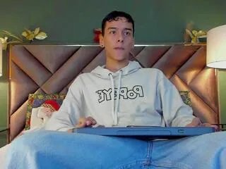 Offline aidden_royce on Flirt4Free