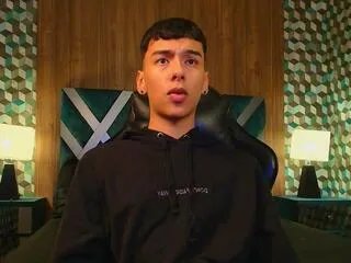 Offline aidden_royce on Flirt4Free