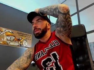 Offline armand on Flirt4Free