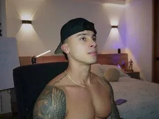 Freechat belami_colton on Flirt4Free